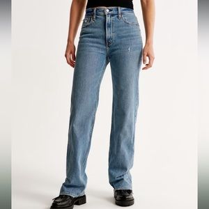 NWT High Rise 90s Relaxed Jean